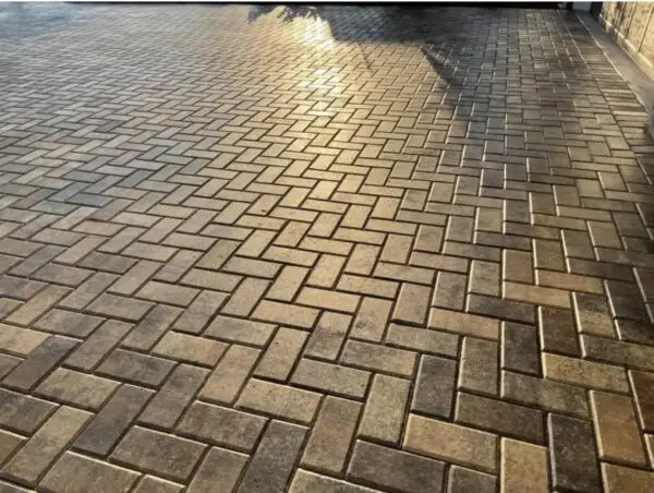 DECO Silacast BES: Wet Look, No Strip Paver Sealer